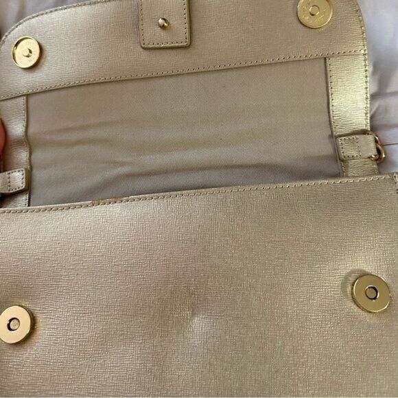 Gold Textured Leather Shoulder Bag Chain Strap Day, Night & Travel-Ready Chic - Picture 9 of 16